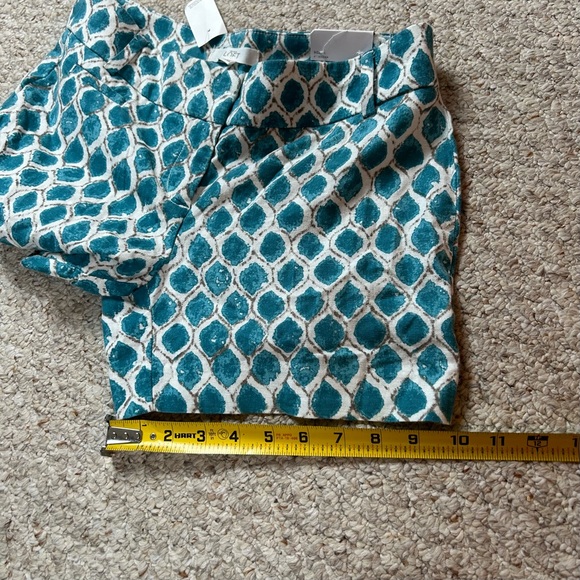 Loft Ann Taylor NWT Blue Geometric Chino Womens 00 Flat Front Shorts 4" Inseam - Picture 11 of 12